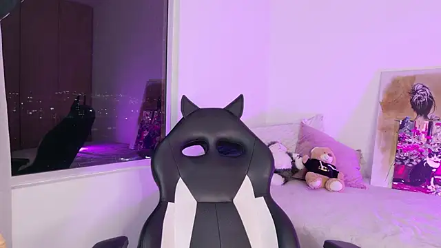 annie_mora webcam