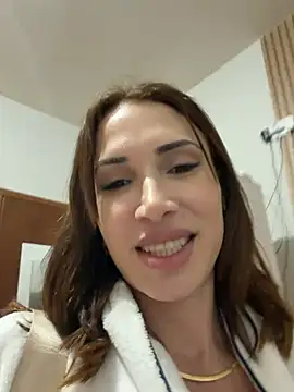 Irresistible37 webcam