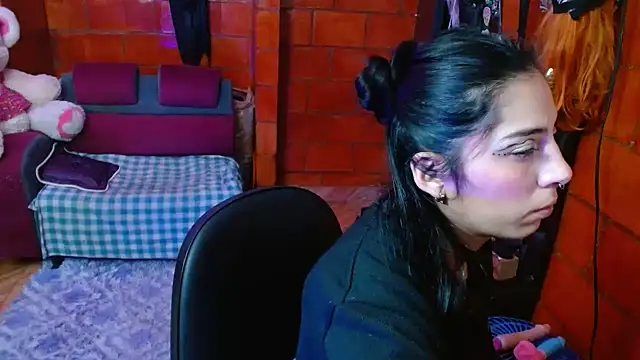 Raven__purple webcam