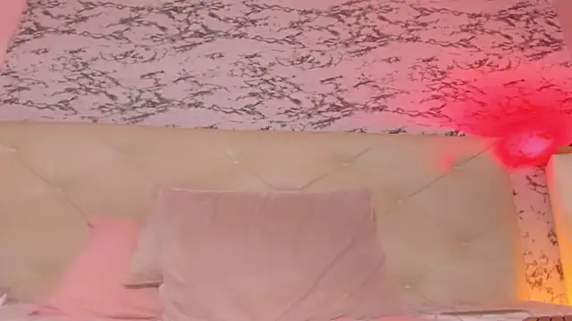 Lili__taylor webcam