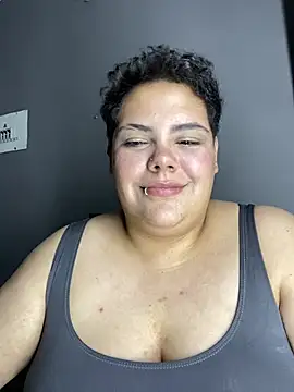 Hailey_Curvy webcam