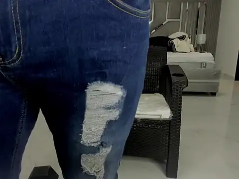 master_leather webcam