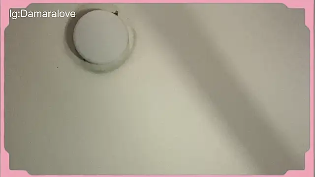 DamaraLove webcam