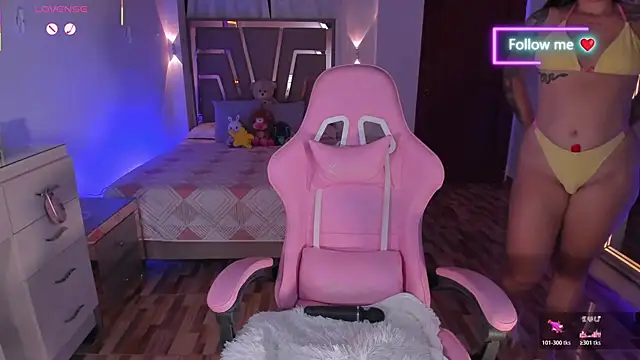 MiaLatina_ webcam
