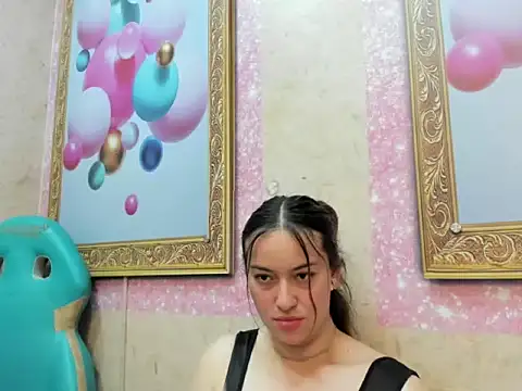 Mariann_Roxxy webcam