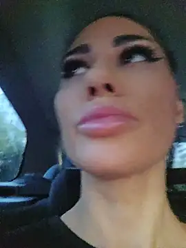 KatiaDivine webcam