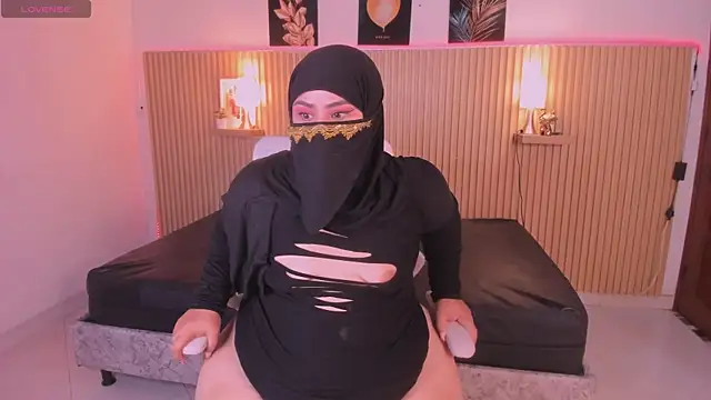 samanee_konn webcam