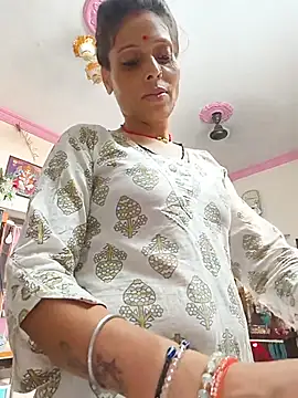 Sexy-Suhani2