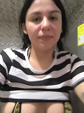 Miniature de la webcam en direct de Daniela-rosee avec #latin, #hd et #mobile