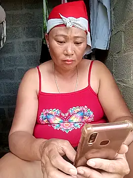 NyloveSquirt