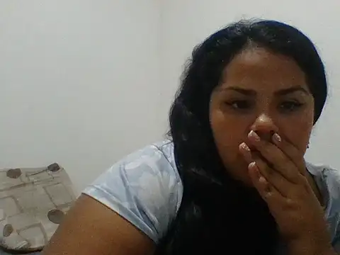 MiaBloom0 webcam