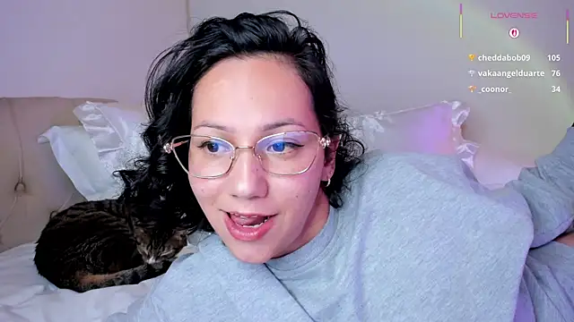 Anyi_1 live cam on StripChat