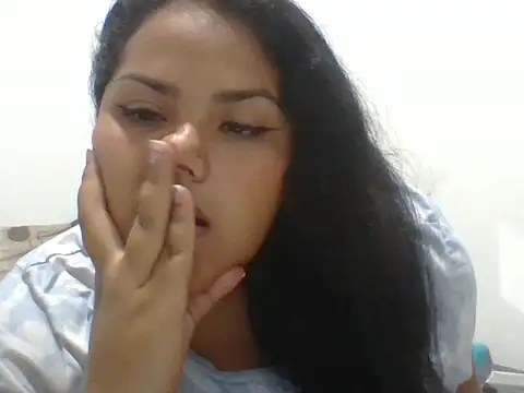 MiaBloom0 webcam