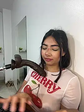 cherry_skinnyy_ webcam