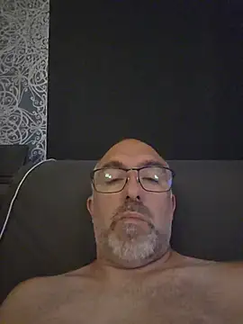 crosss-19cm (Ask my age) - Video