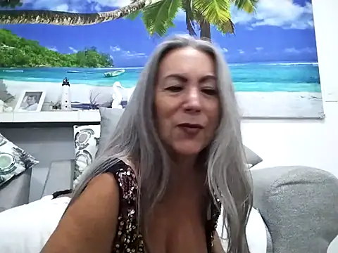 ClassyEvaRobinson webcam