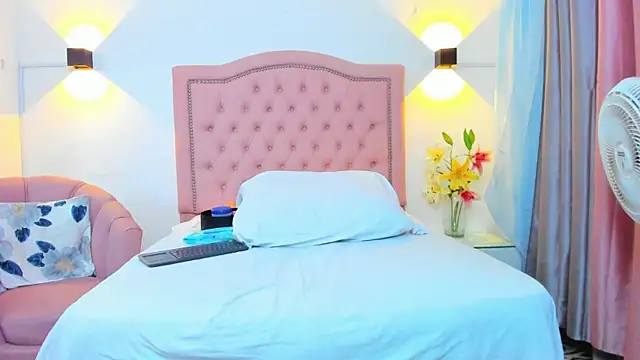 JulieeHabubu webcam