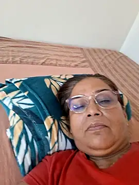 Priya-696 webcam