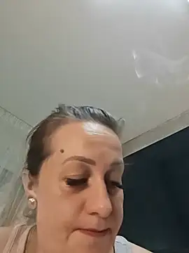 AvaSquirtMilf webcam