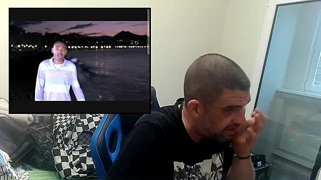 Sully_Kane webcam
