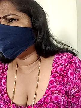 gaurika18 webcam