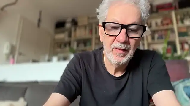 EATmyCUM03 webcam