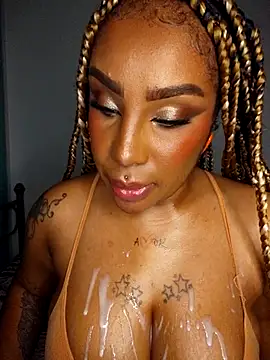 Queen_Amara webcam