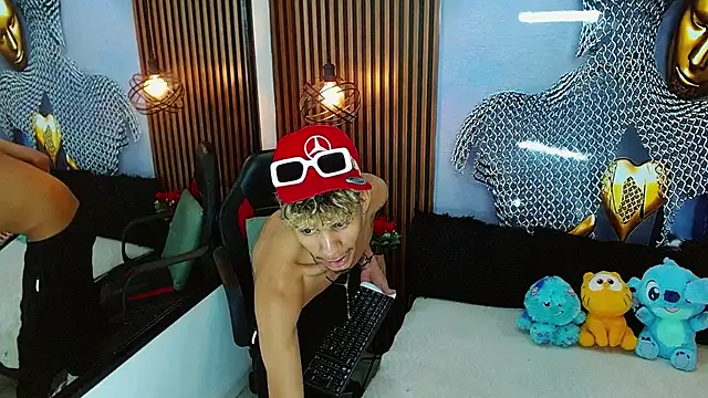 Skinny_cute_Alyer webcam