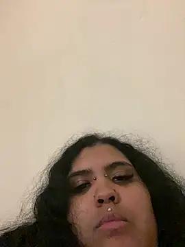 Izzy_Moon webcam