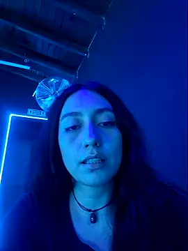 Evelyn_outdoors webcam