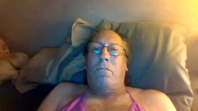 hornyrich69 live cam on StripChat