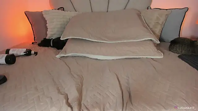 _luuciana_ webcam