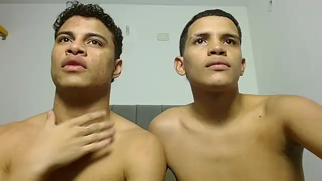 Jose_And_Daniel webcam