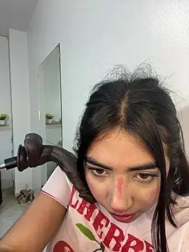 cherry_skinnyy_ webcam