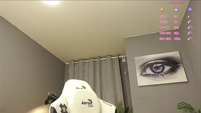 megany (F young) - topless oil on boobs show ;)