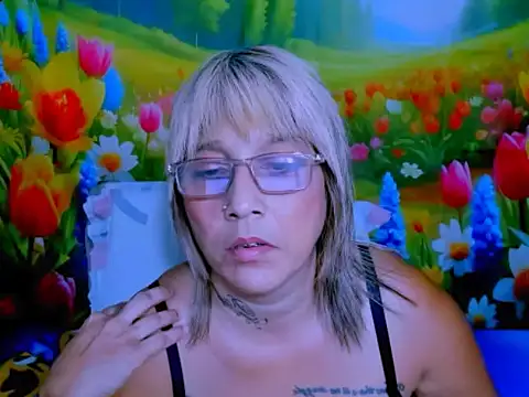 indianroxy webcam