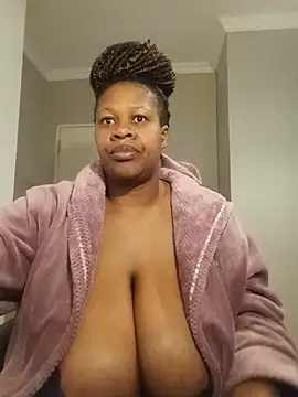 bustylisa1983 webcam