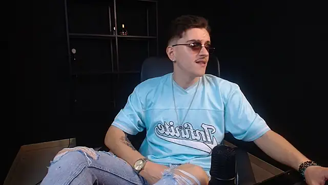 FelixStarkk live cam on StripChat
