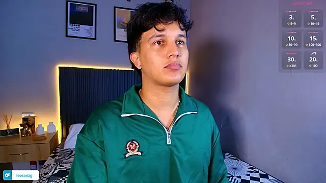 Leo_Savage_ webcam