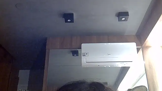 SkinnyKitten live cam