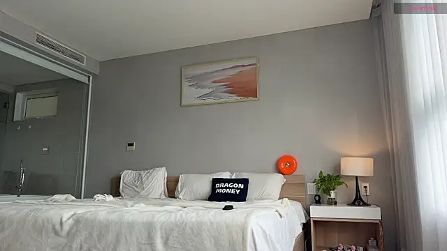 Aliceimhorny webcam