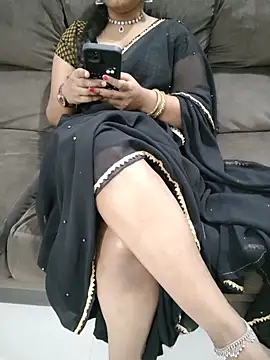 Mounika-25 live cam on StripChat
