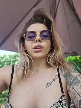 IveySin webcam