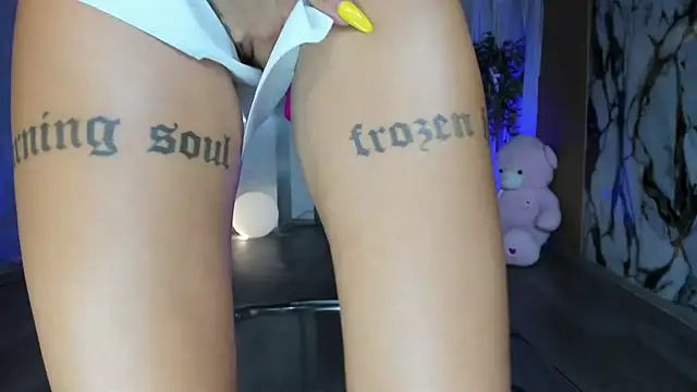 LisaAkira webcam