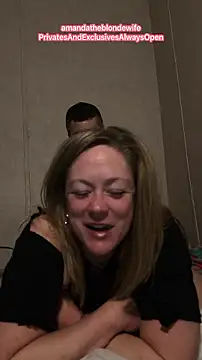 amandatheblondewife webcam