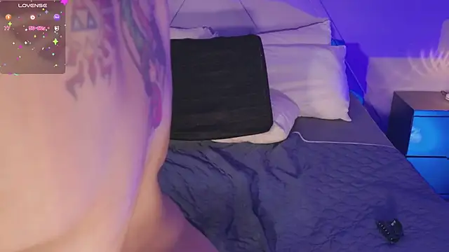 emmajohnss live sex cam
