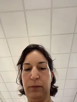 lucysweet2026 (F milf) - Fingers pussy😊