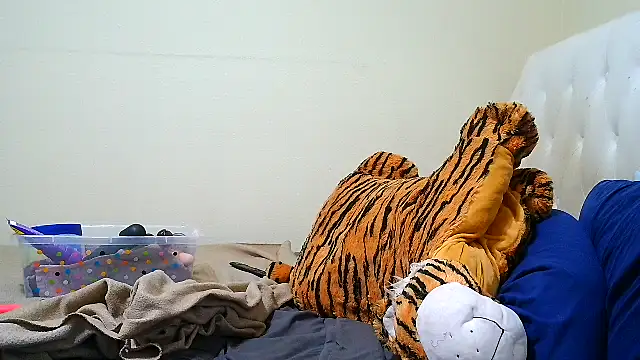 Prettylondond live sex cam