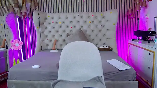 PlayfulShow live cam on StripChat