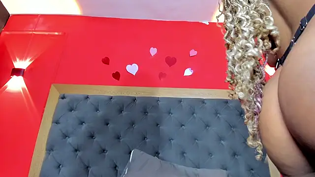 YayaHilton webcam